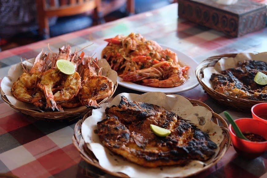 Where to eat seafood in Bali ? Visit Jimbaran's famous seafood market