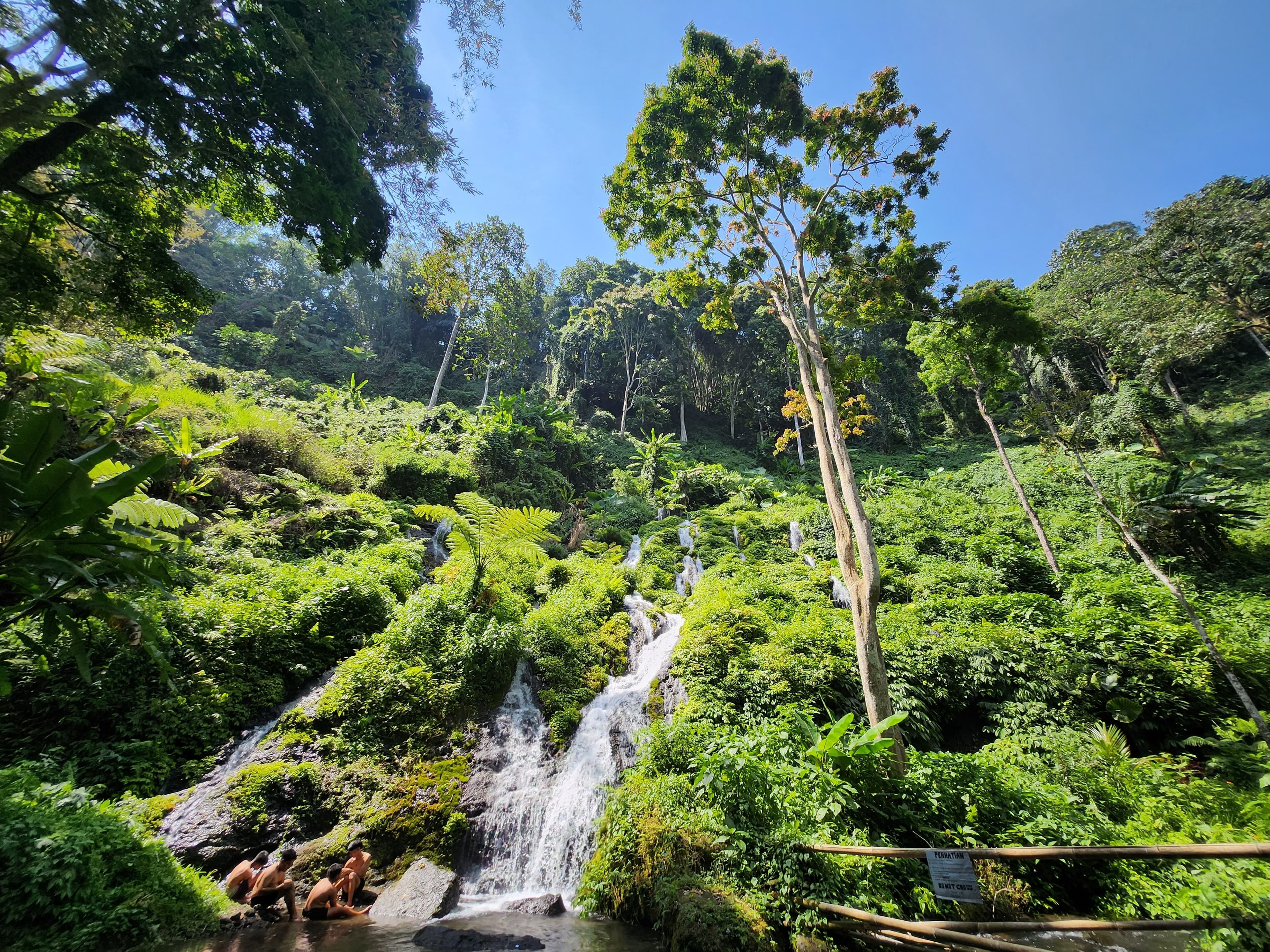 Pelisan waterfall