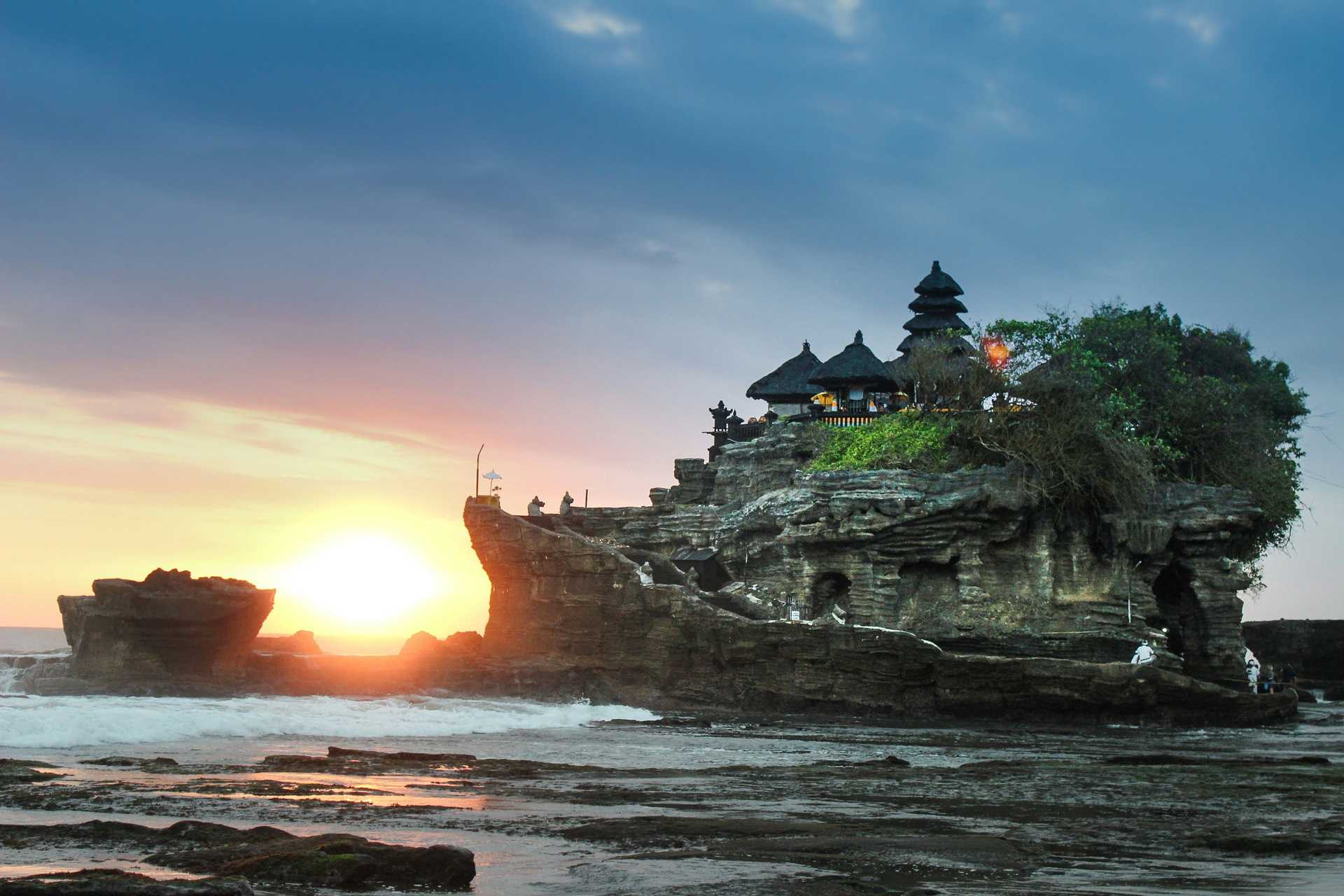 Bali travel guide about image 1